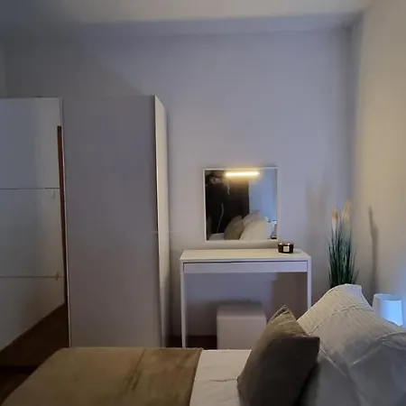 Apartment Ane Split