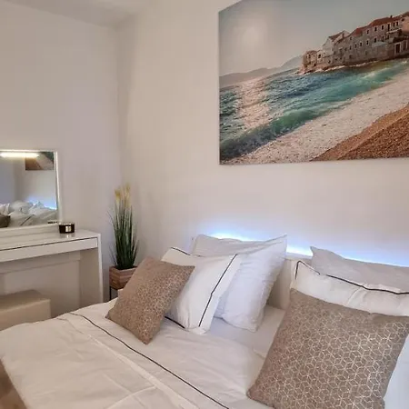 Ane Apartment *
