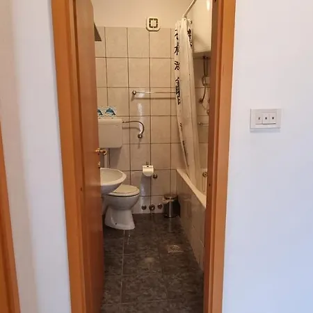 Apartment Ane Split